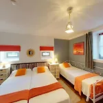 4* Vue Piscine * Le Port-des-Barques