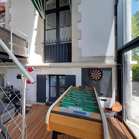 4* Vue Piscine Villa