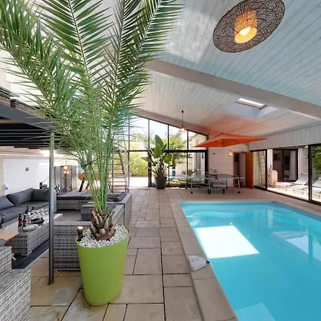 4* Vue Piscine * Le Port-des-Barques