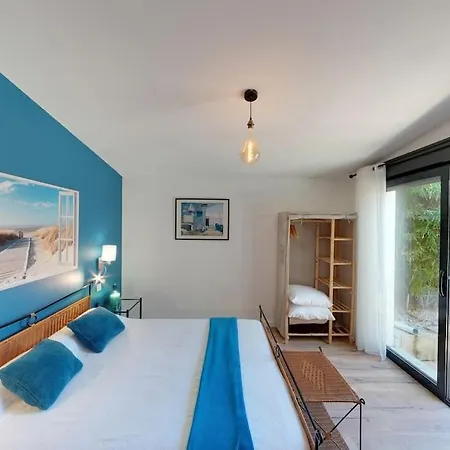 4* Vue Piscine Le Port-des-Barques