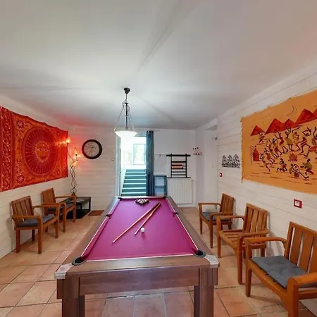 4* Vue Piscine * Le Port-des-Barques