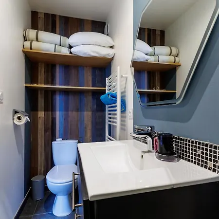 4* Vue Piscine Le Port-des-Barques