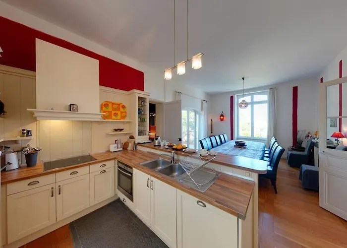 4* Vue Piscine 别墅