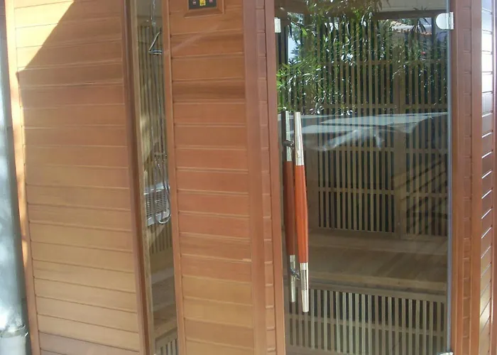 4* Vue Piscine 别墅