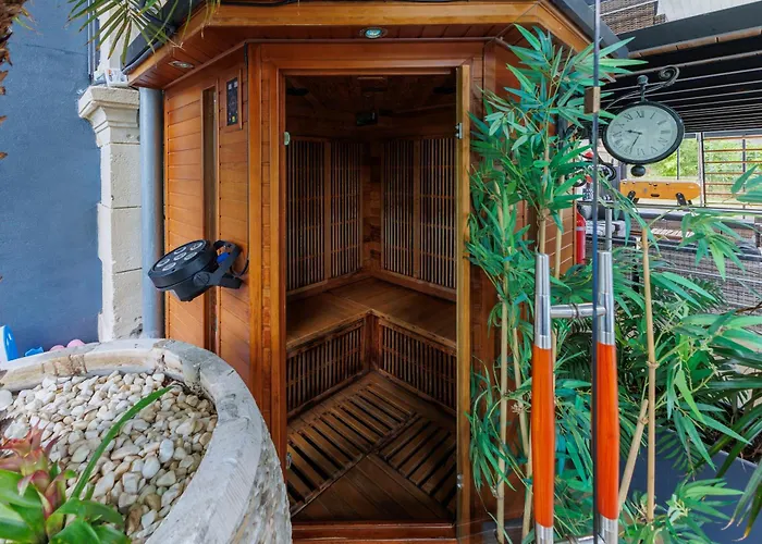 4* Vue Piscine 别墅